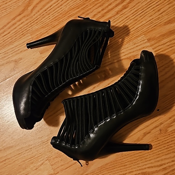 BCBGeneration High Heel Open Toe - Picture 9 of 10